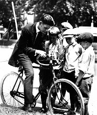 Francis Murray, Bicycle Radio, 1922